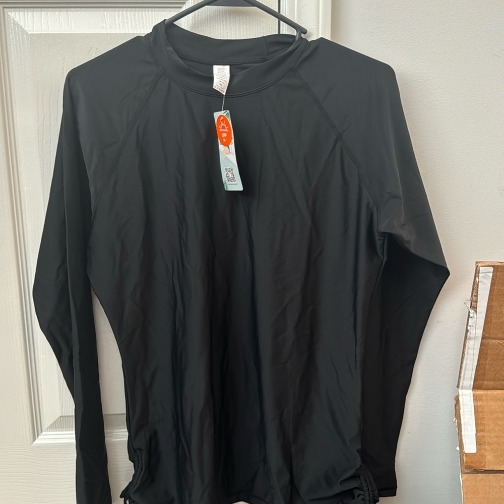 NWT- women’s black long sleeve rash guard